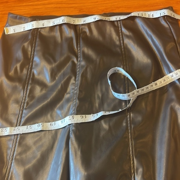 Prettylittlething sz 12 (uk 16) stretch black faux leather side zipper pants - Picture 6 of 11